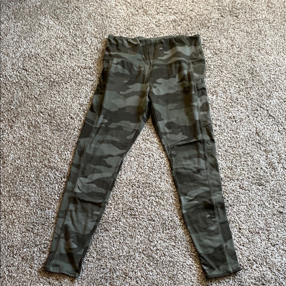 Wild Fable Camouflage Green Leggings